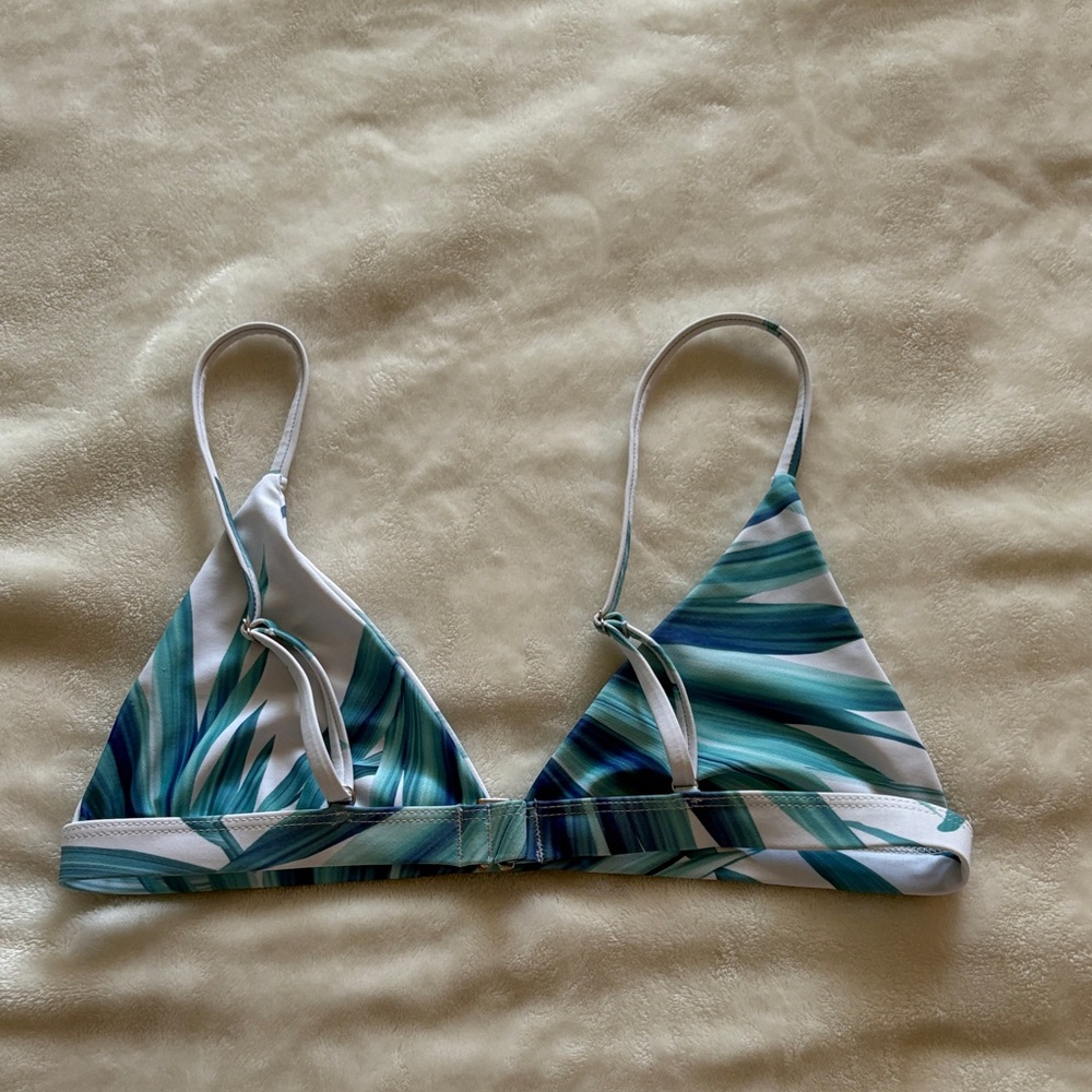 Leaf Print Bikini Top - Picture 2 of 2